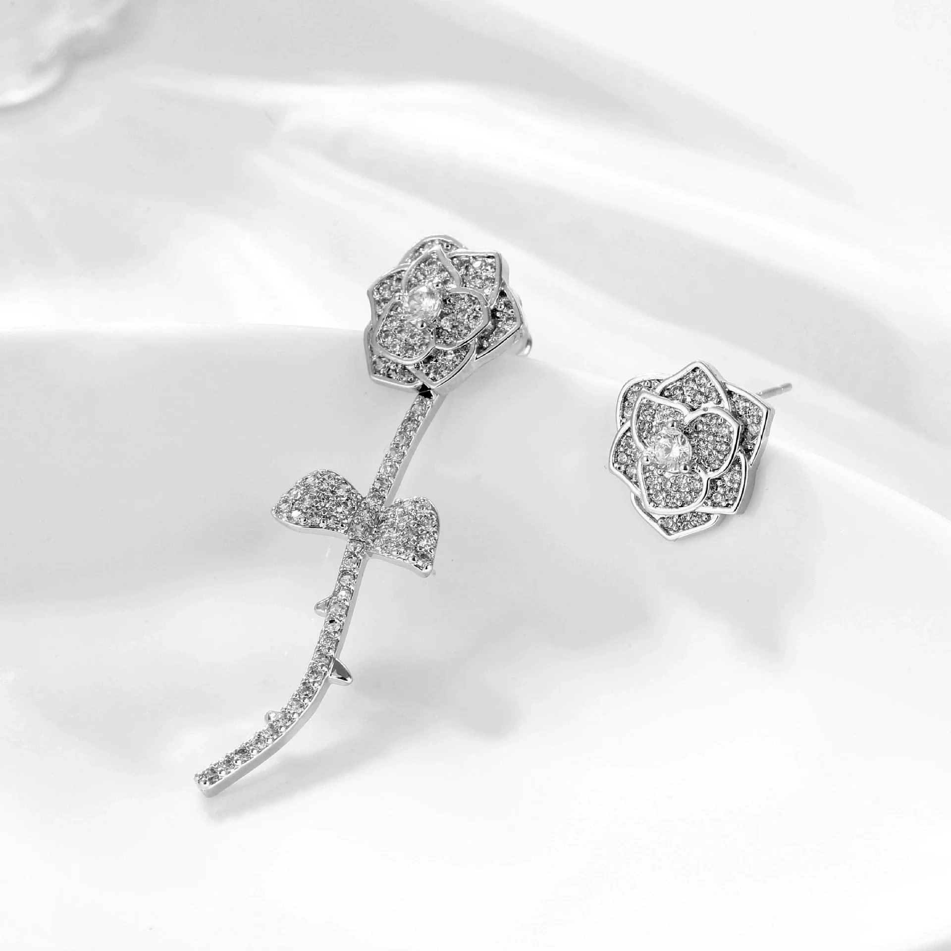 Ladies Alloy Earrings With White Roses Pattern And Set With Precious Stones - Image 3