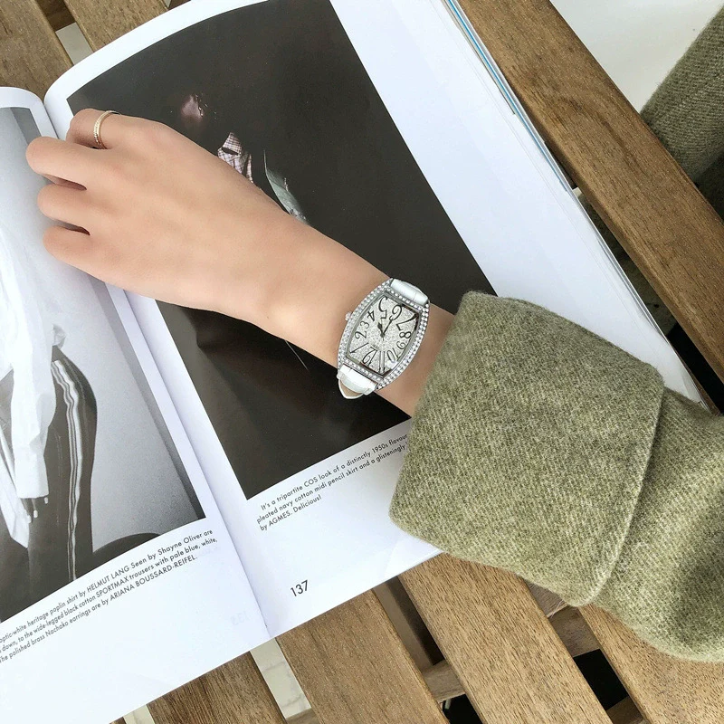 Ladies Alloy Imitation Leather Strap Electronic Quartz Watch With Rectangular And Barrel Shape - Image 3