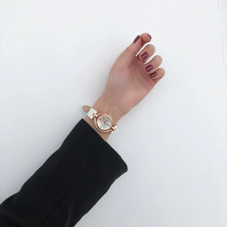 Ladies Alloy Imitation Leather Strap Electronic Quartz Watch With Rectangular And Barrel Shape - Image 6