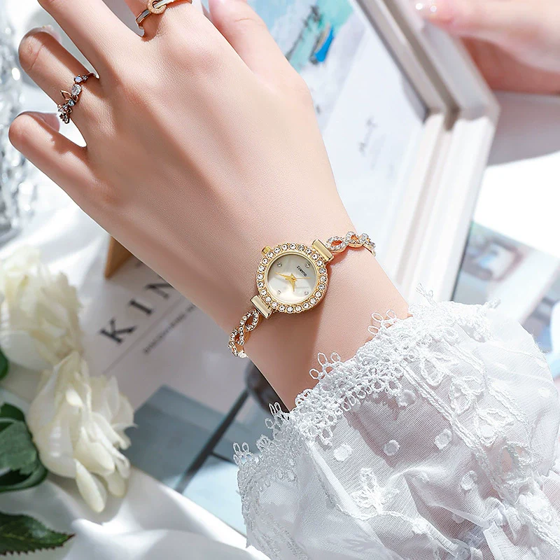 Ladies Casual Quartz Watch With Round Dial Alloy Strap And Buckle - Image 2