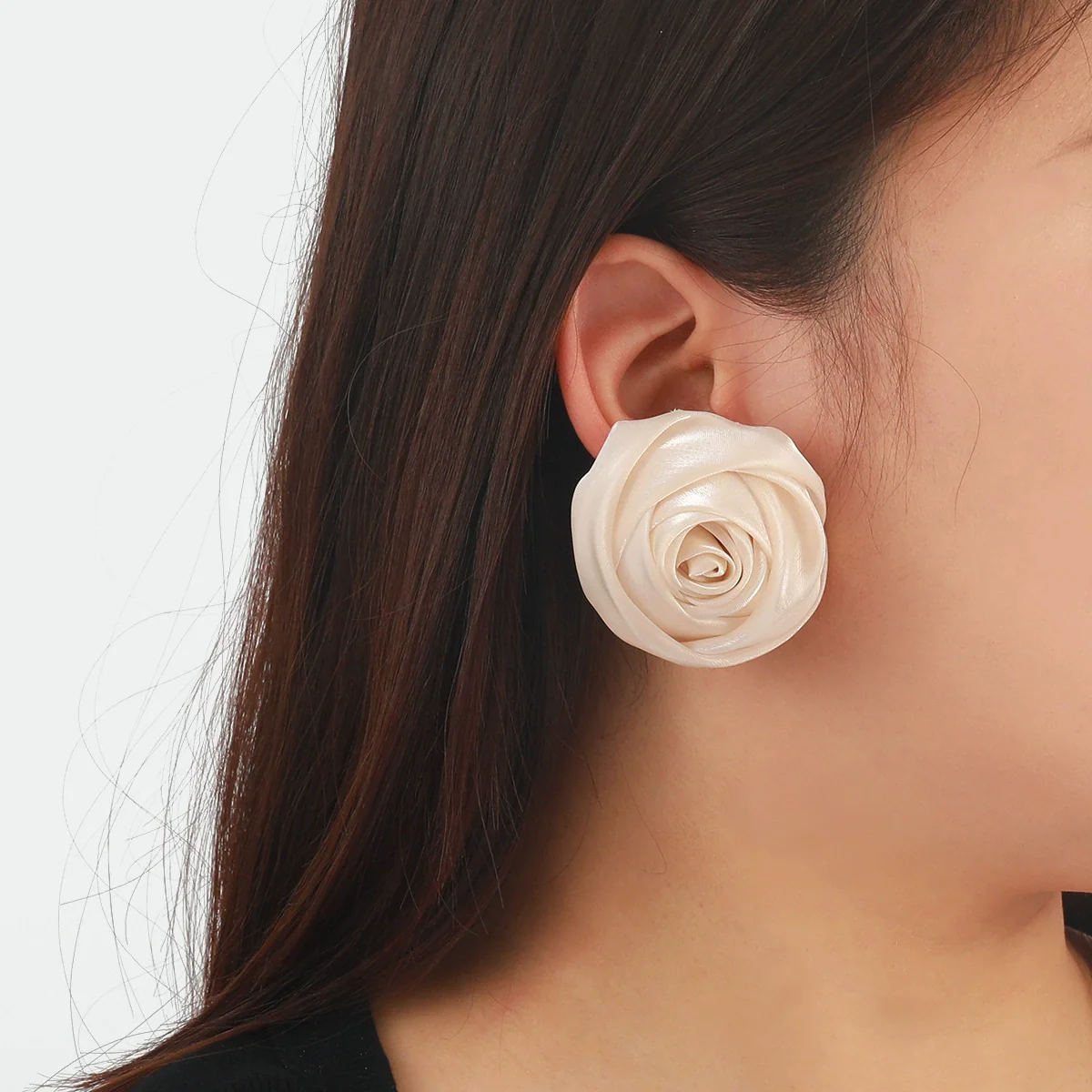 Ladies Fashion Hand Knitted Mixed Materials Flowershaped Earrings And Wrist Flowers - Image 3