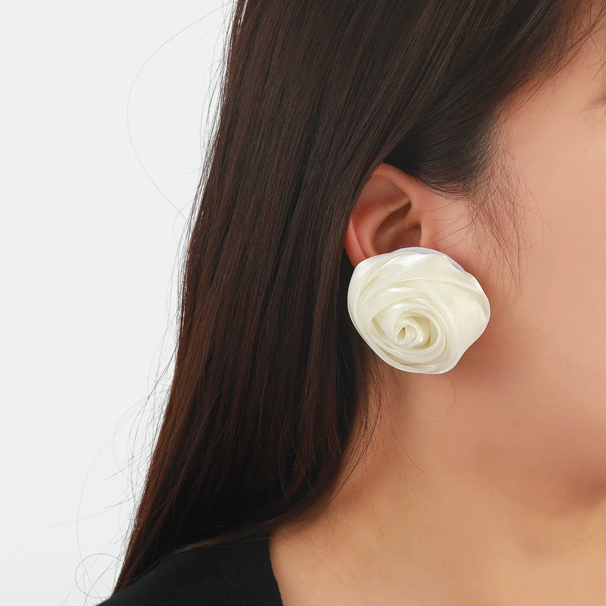 Ladies Fashion Hand Knitted Mixed Materials Flowershaped Earrings And Wrist Flowers - Image 4