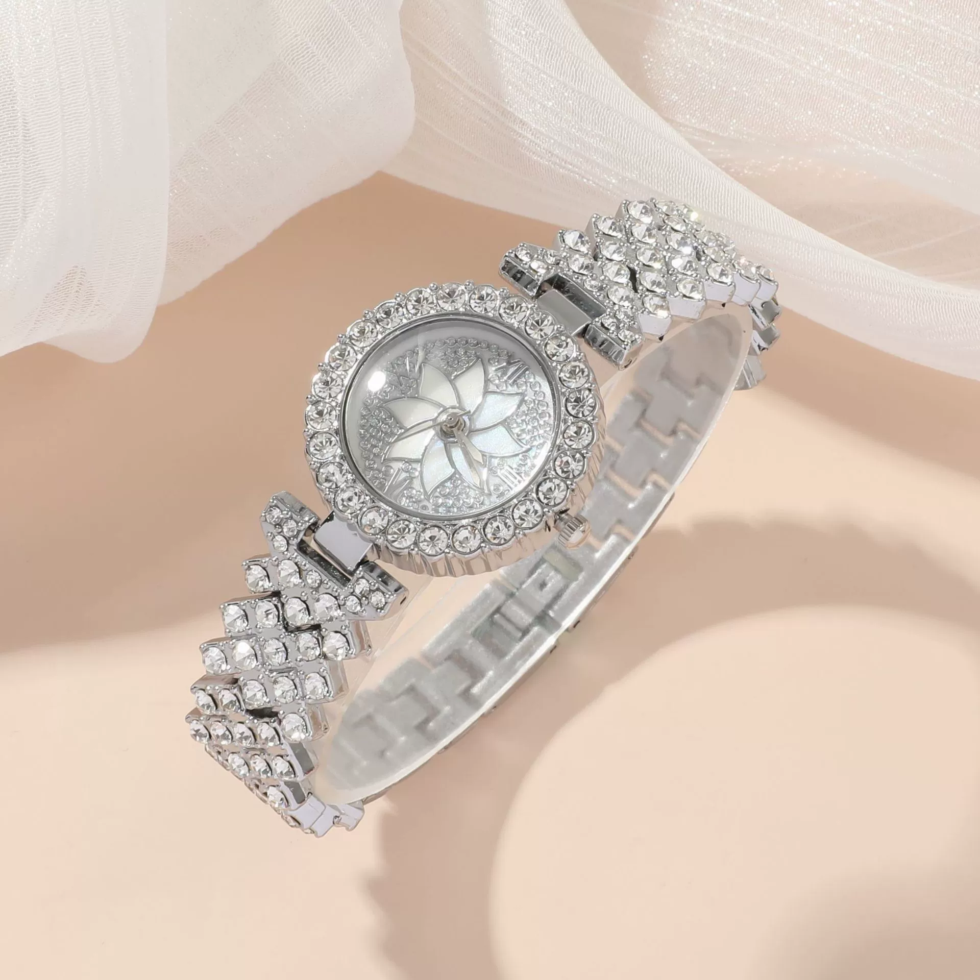 Ladies Leisure Style Quartz Watch Gift Set With Alloy Case Stainless Steel Strap And Round Dial - Image 3