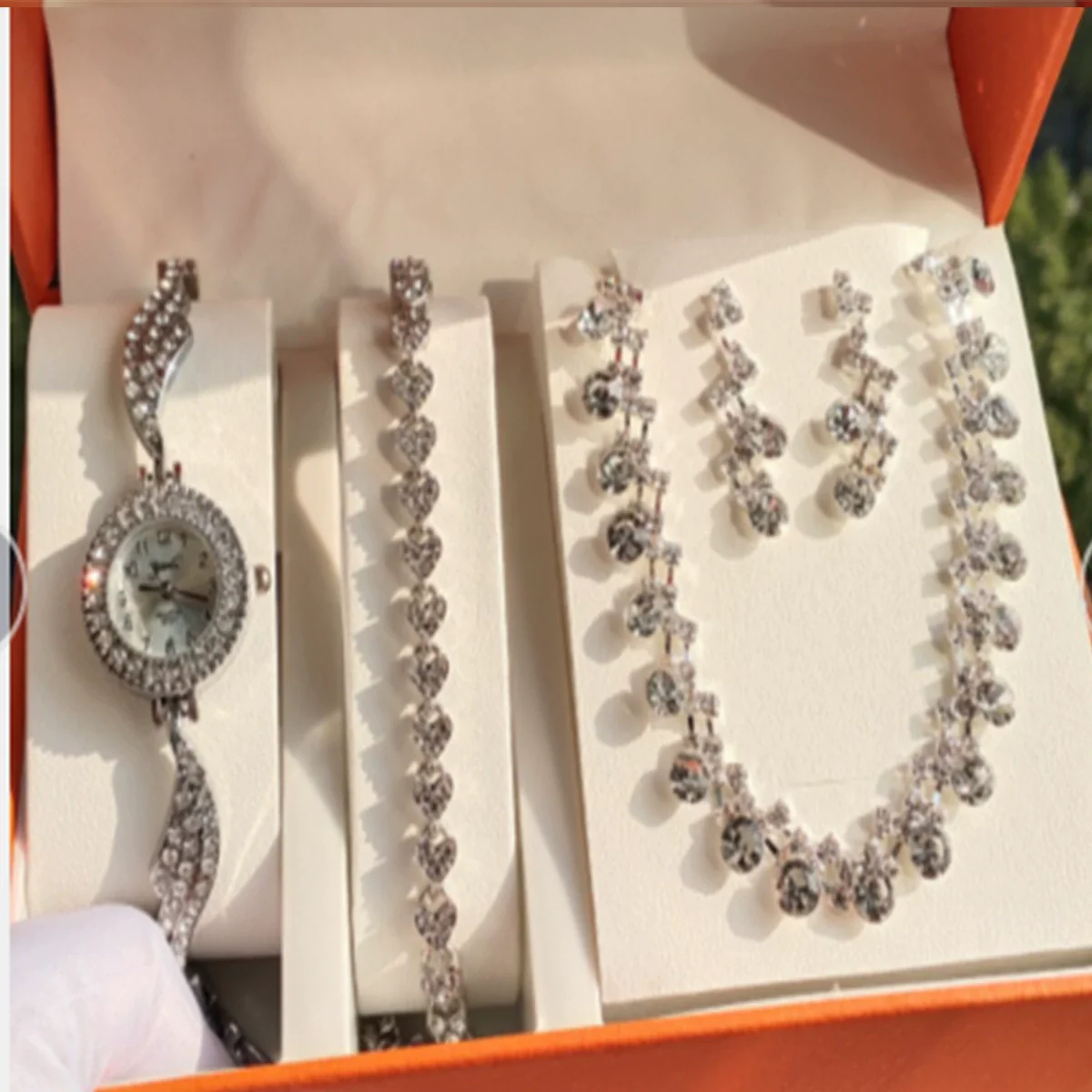 Ladies Leisure Style Quartz Watch Gift Set With Alloy Case Stainless Steel Strap And Round Dial - Image 7