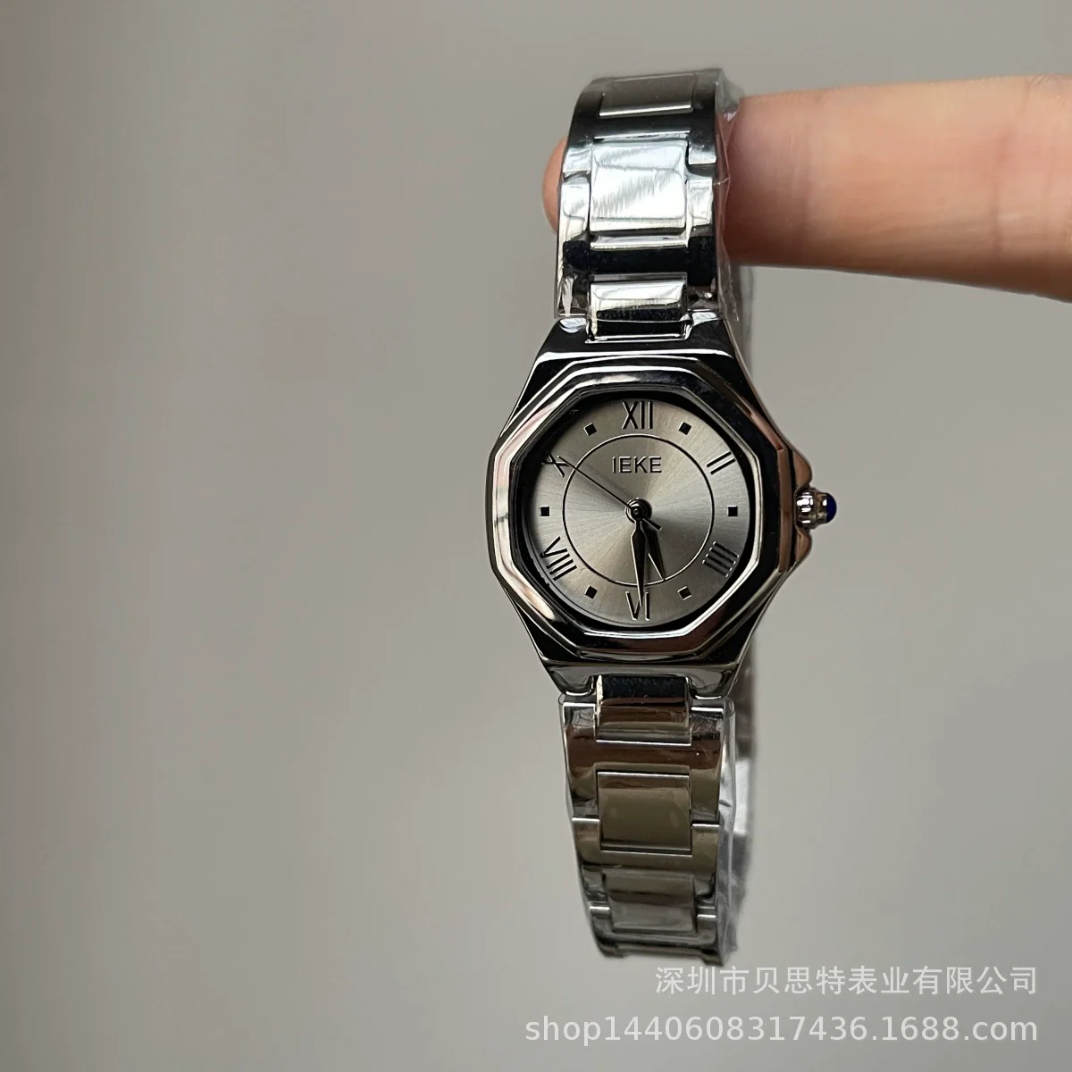 Ladies Quartz Watch Metal Fine Steel Rose Gold Buckle Polygon Flower Shape Gray Texture Fashionable - Image 5
