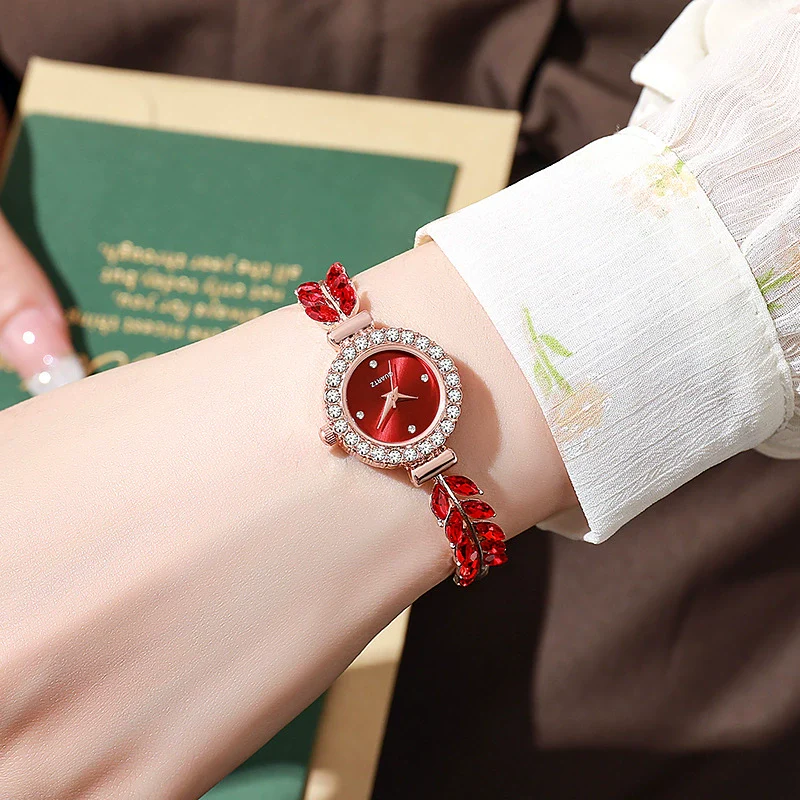 Ladies Watch Alloy Case Plastic Strap Round Dial Fashion - Image 4
