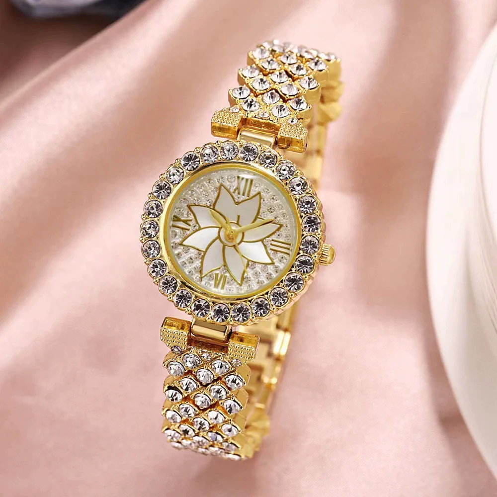 Leisure Ladies Bracelet Watch With Rhinestone Flower Round Dial Alloy Strap Stainless Steel Buckle - Image 3