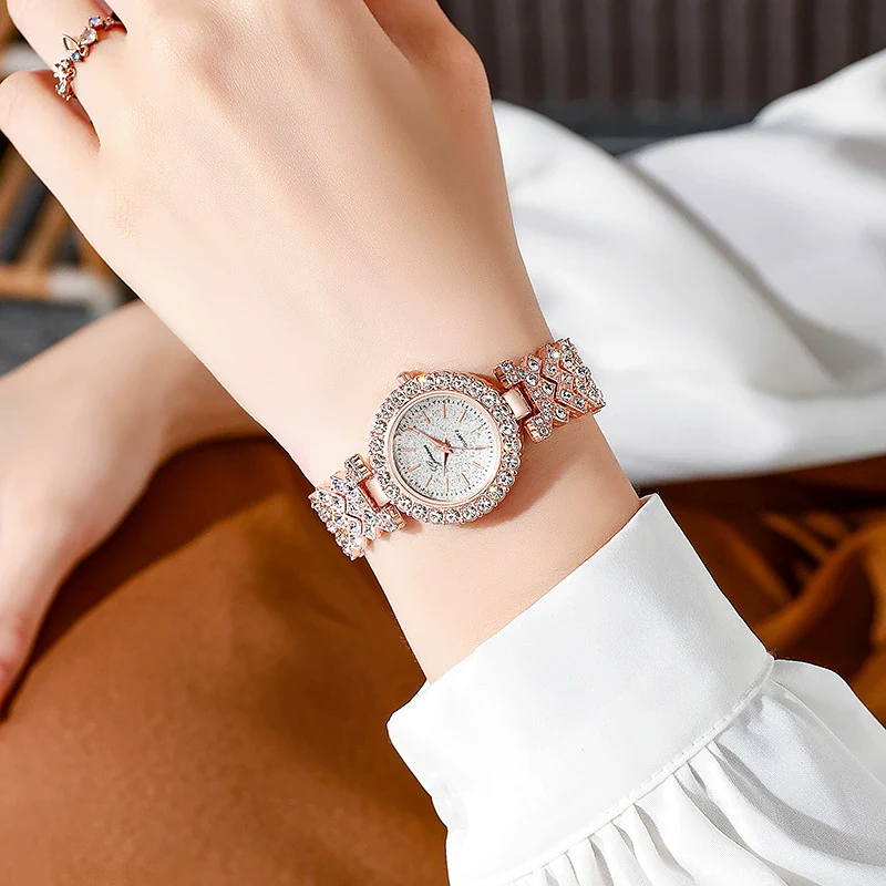 Leisure Women's Alloy Bracelet Watch With Round Dial And Quartz Movement - Image 3
