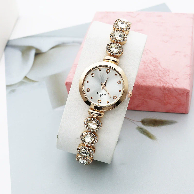 Leisure Women's Quartz Bracelet Watch Alloy Case Stainless Steel Strap Round Dial - Image 13