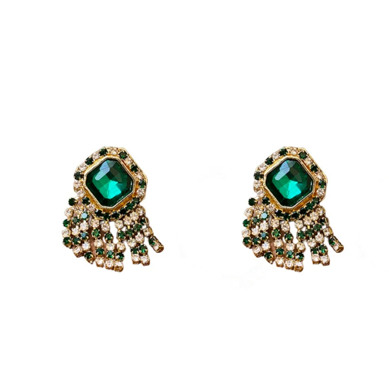 Medieval Vintage Women's Earrings Set With Synthetic Crystal Diamond Geometric Pattern - Image 5
