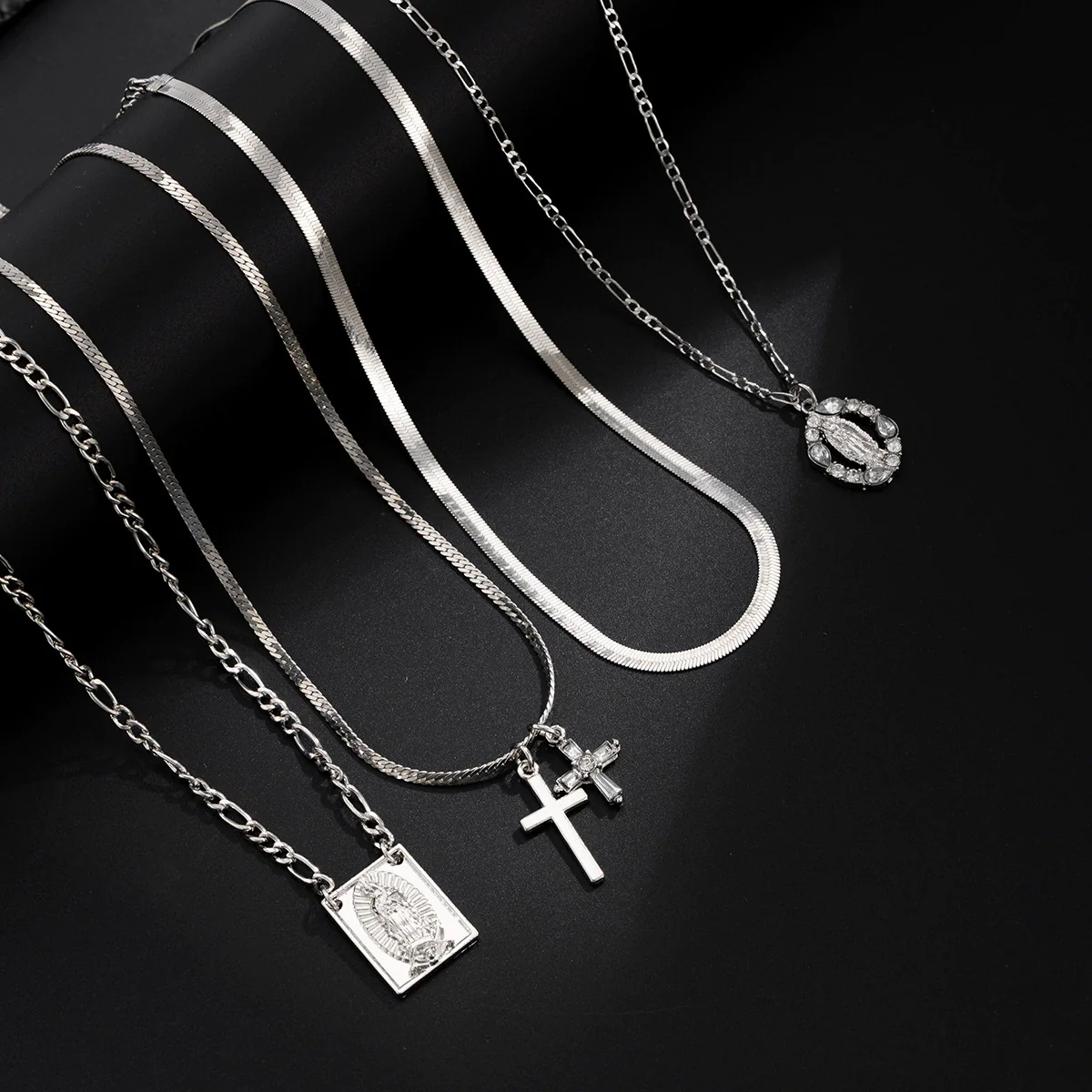 Men's Alloy Geometric Pendant Necklace Handmade Snake Bone Chain - Image 4
