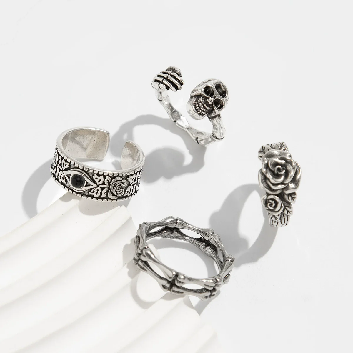 Men's Alloy Geometric Skull Ghost Claw Ring With Electroplating - Image 4