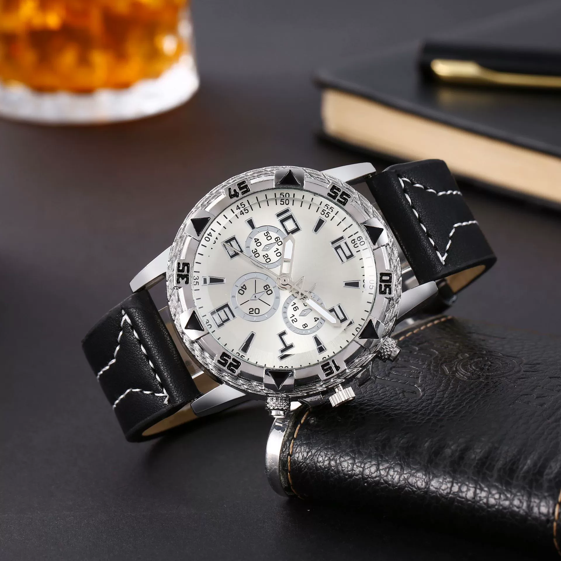 Men's Fashion Business Quartz Watch Metal Case Imitation Leather Strap Titanium Buckle Round Dial - Image 4