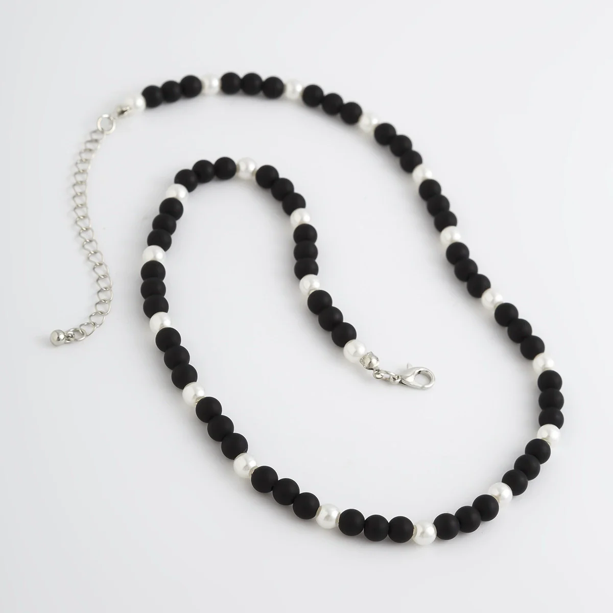 Men's Handmade Geometric Stone Beaded Necklace - Image 4