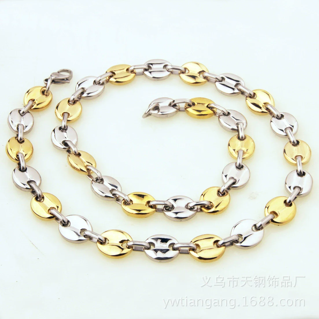Men's Minimalist Titanium Steel Hiphop Coffee Bean Pig Nose Chain Necklace With Polishing Treatment - Image 5