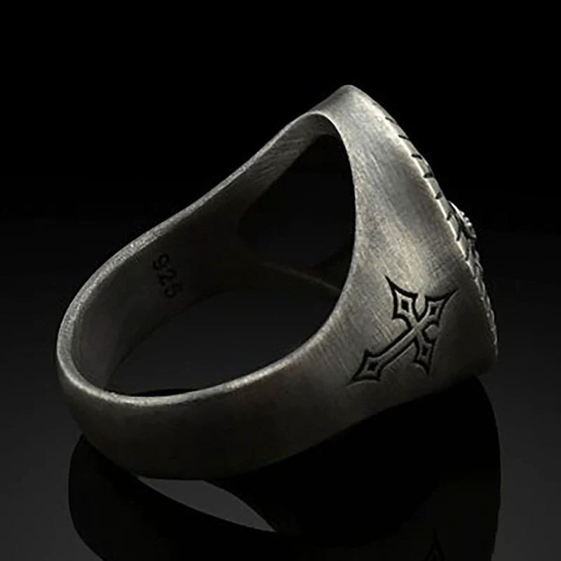 Men's Retro Oval Alloy Oxidized Silver Ring - Image 4