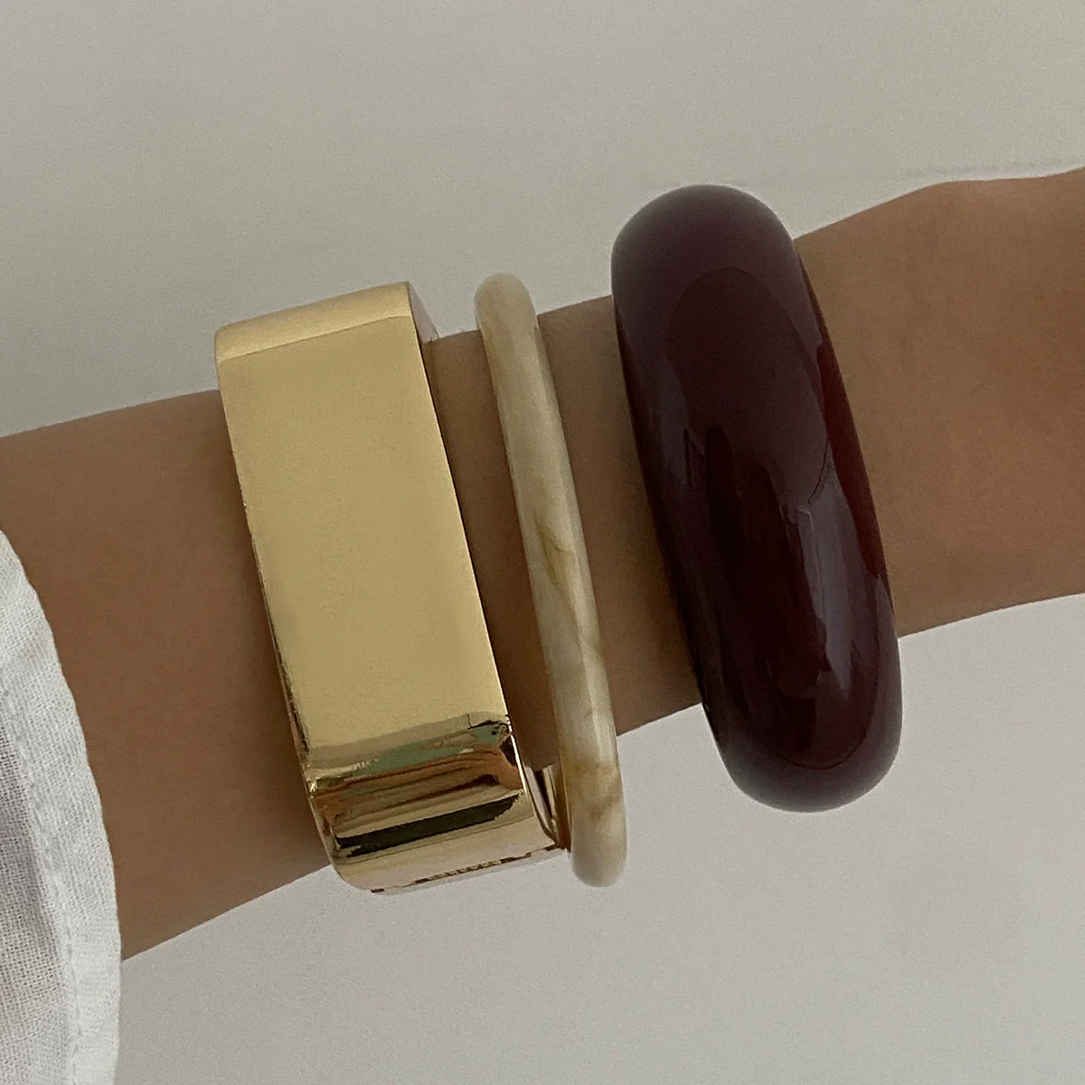 Metal And Acrylic Resin Geometric Cshaped Open Bracelet For Women With Electroplating - Image 3