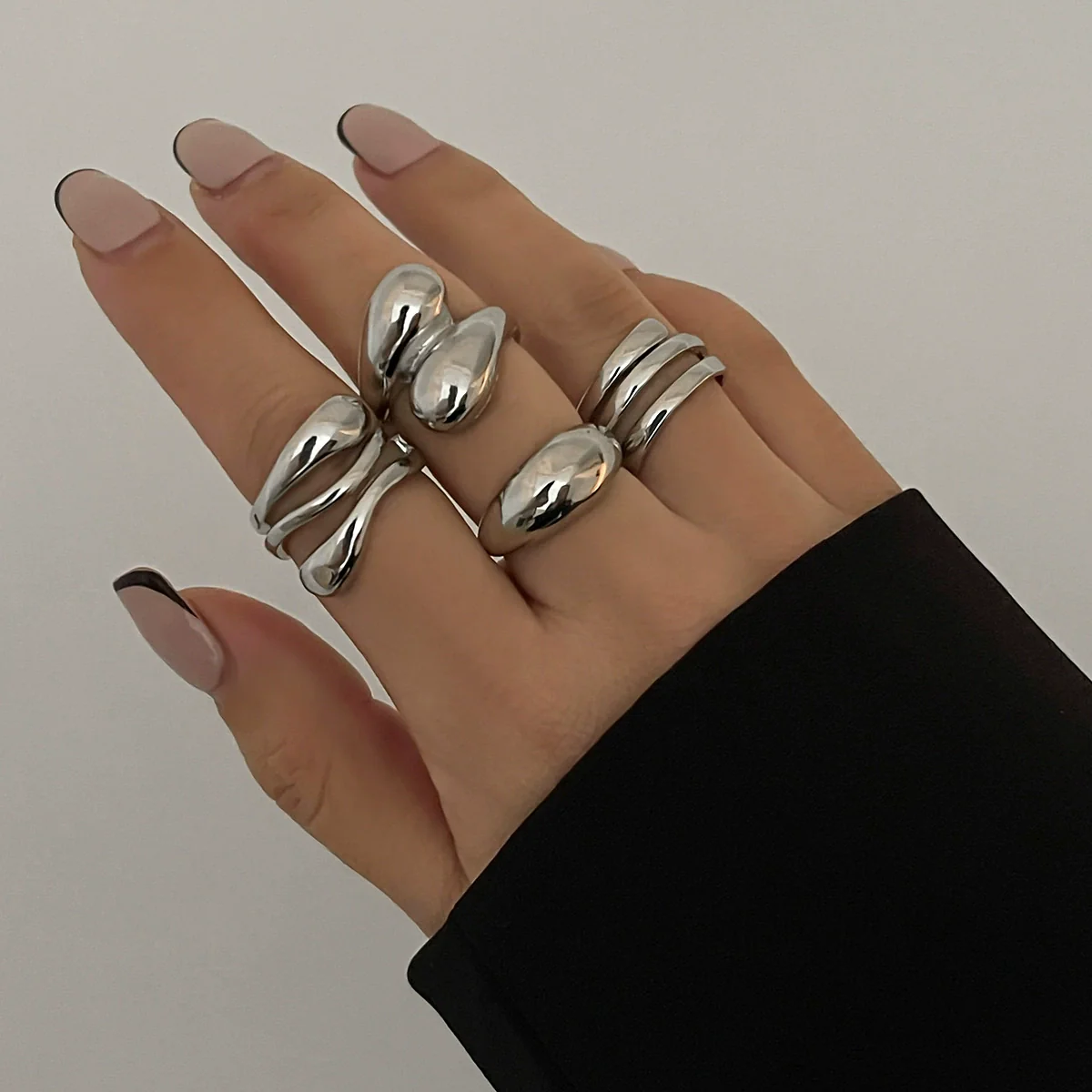 Metal Exaggerated Geometric Heavy Industry Design Smooth Bracelet With Electroplating Treatment - Image 20