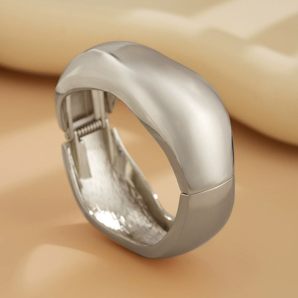 Metal Exaggerated Geometric Heavy Industry Design Smooth Bracelet With Electroplating Treatment - Image 7