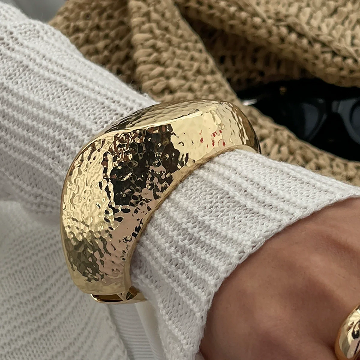 Metal Exaggerated Smooth Wide Bracelet With Knock Grain Cut Surface And Spring Buckle Electroplated Geometric Style - Image 8