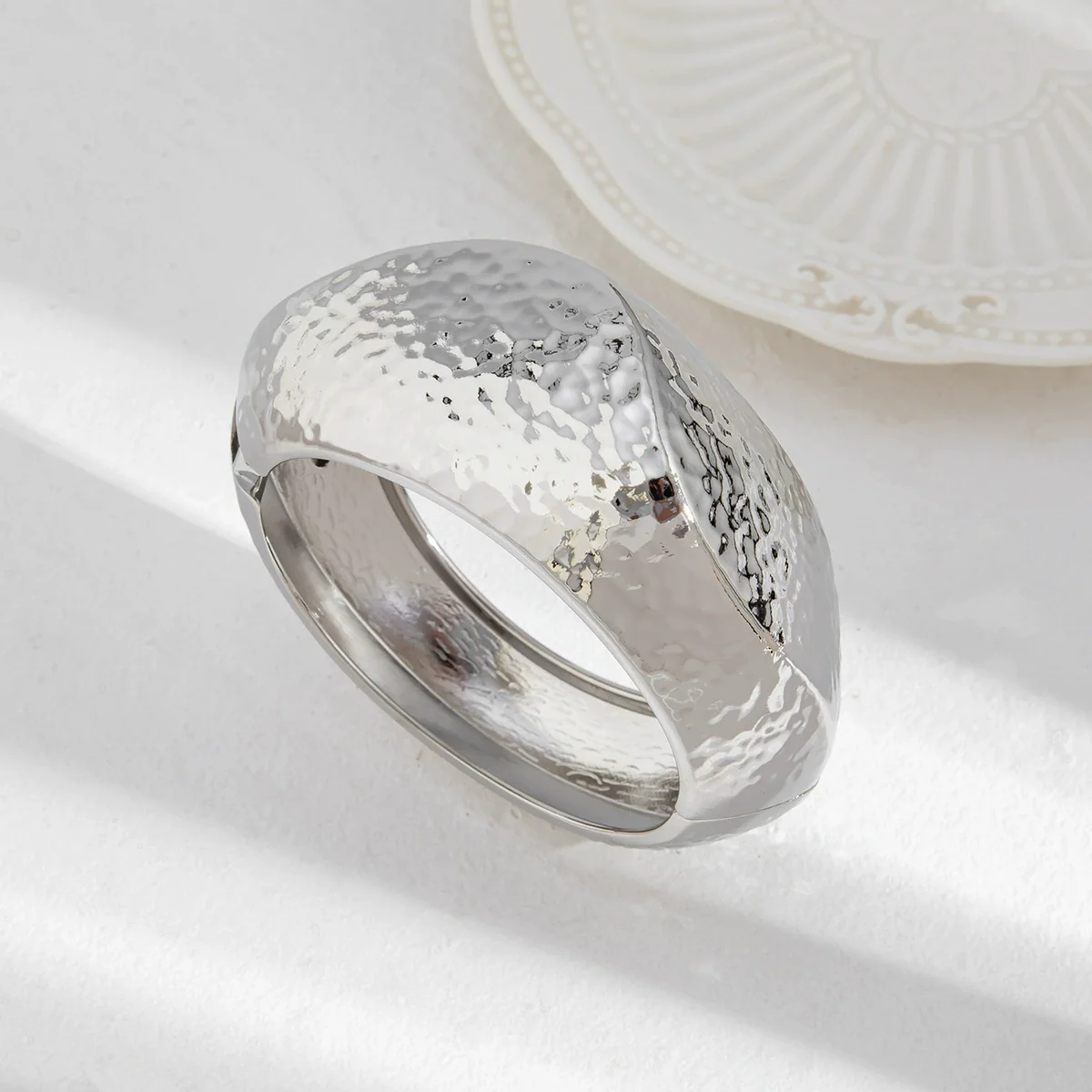 Metal Exaggerated Smooth Wide Bracelet With Knock Grain Cut Surface And Spring Buckle Electroplated Geometric Style - Image 9