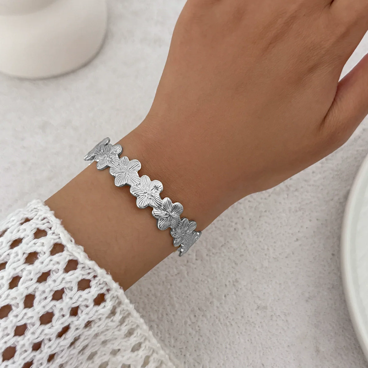 Metal Flower Shell Open Bracelet Electroplated - Image 9