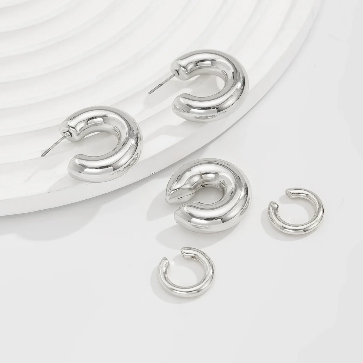 Metal Geometric Cshaped Electroplated Women's Ear Clip And Ear Nail Set - Image 7
