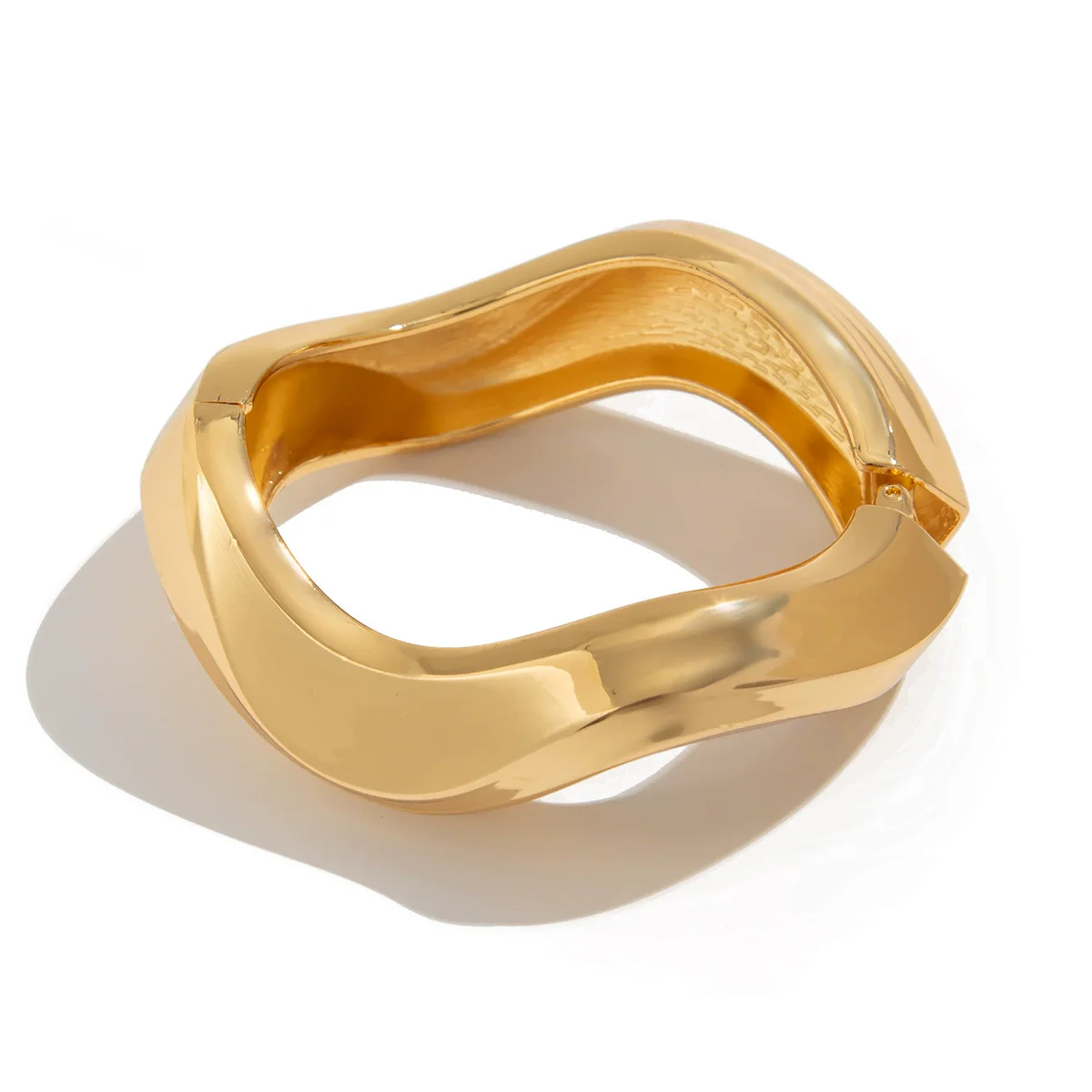 Metal Geometric Personality Electroplated Spring Bracelet With Irregular Wave Opening Design - Image 4