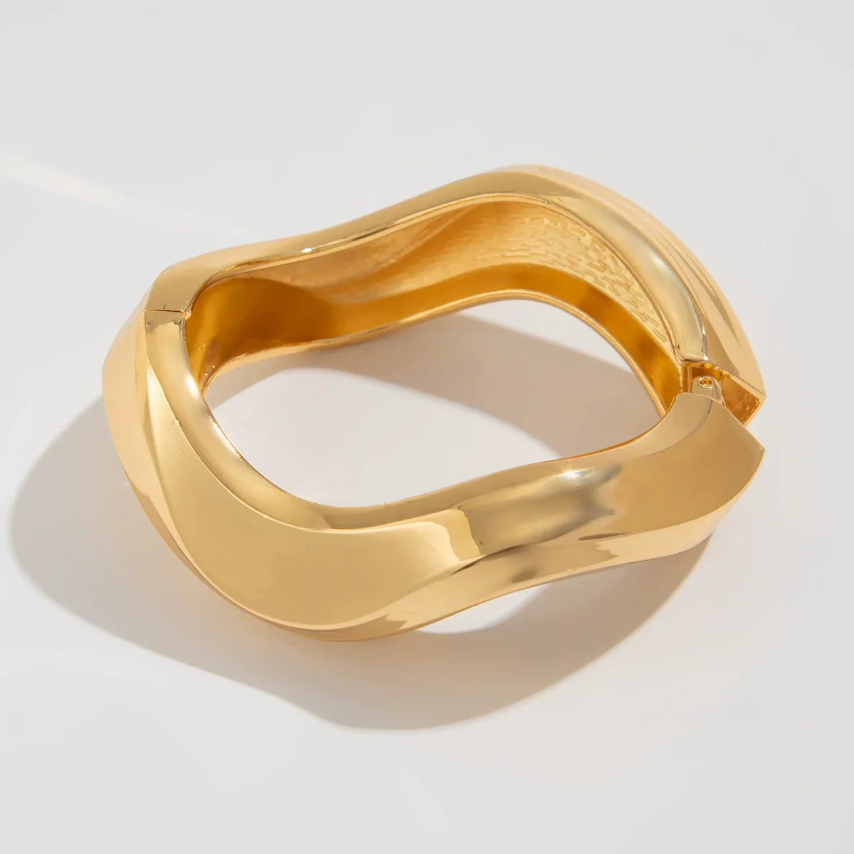 Metal Geometric Personality Electroplated Spring Bracelet With Irregular Wave Opening Design - Image 7