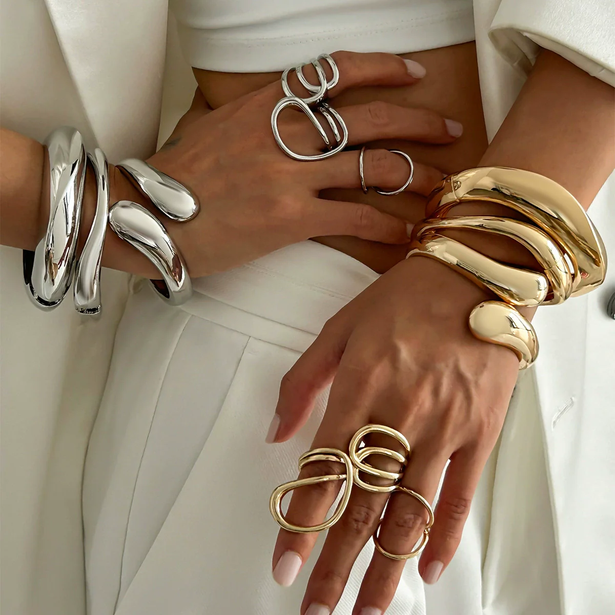 Metal Ins Style Smooth Hug Bracelet For Women With Electroplating - Image 2