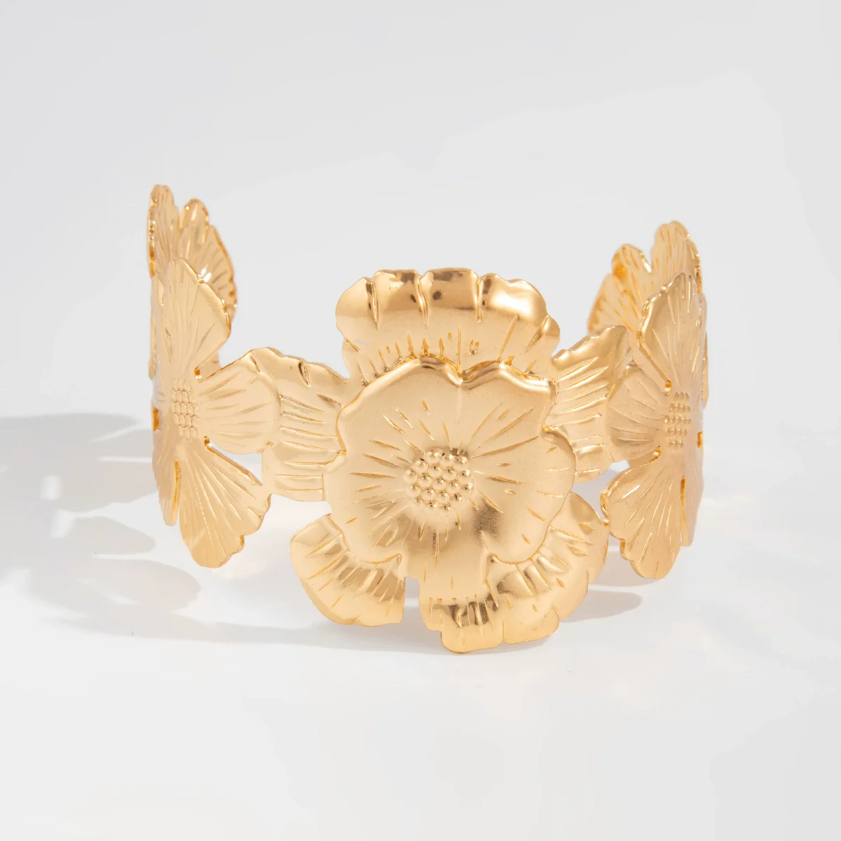 Metal Retro Exaggerated Flower Open Bracelet For Women With Electroplating - Image 6