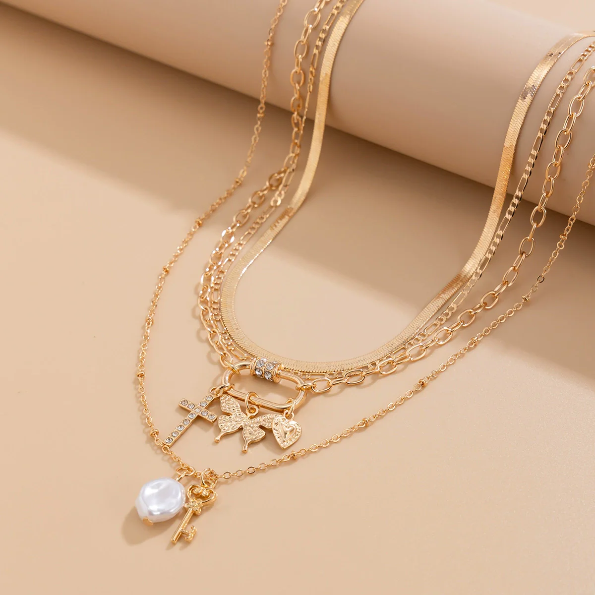 Metal Sequin Butterfly Imitation Pearl Alloy Clavicle Necklace With Animal Zodiac Pattern And Electroplating Design - Image 4