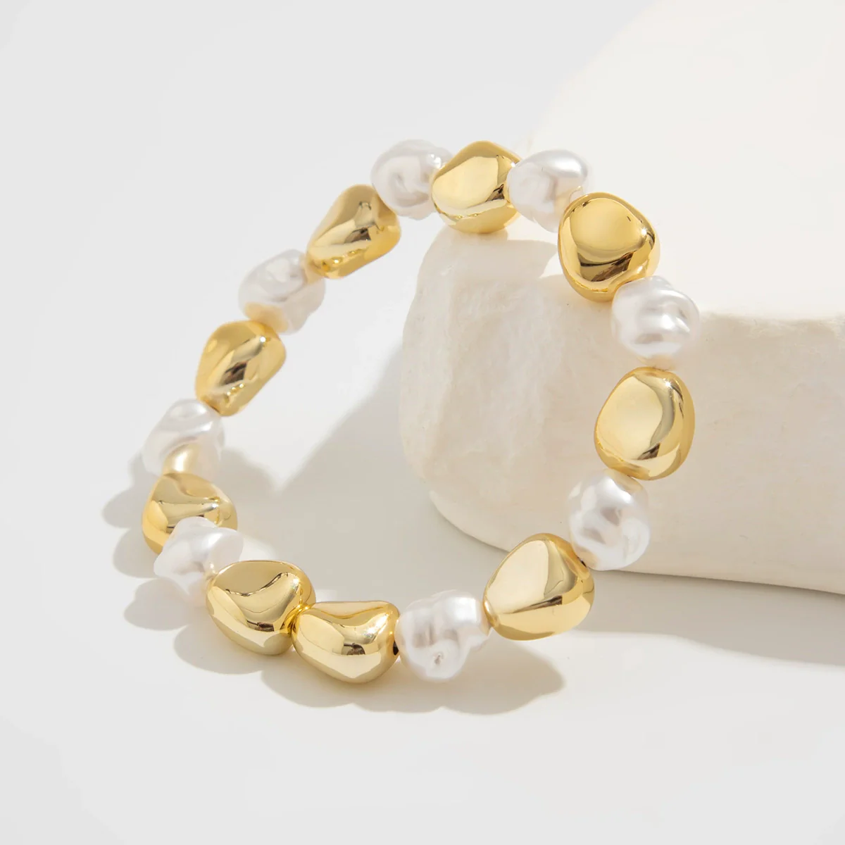 Metal Smooth Water Drop Hug Irregular Imitation Pearl Bracelet With Electroplating Process And Fashion Trend Design - Image 9