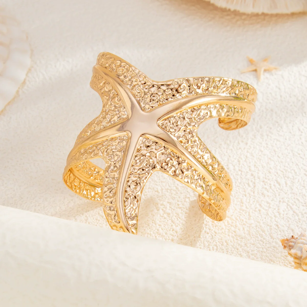 Metal Starfish Bracelet With Exaggerated Design Electroplated Iron For Women - Image 4