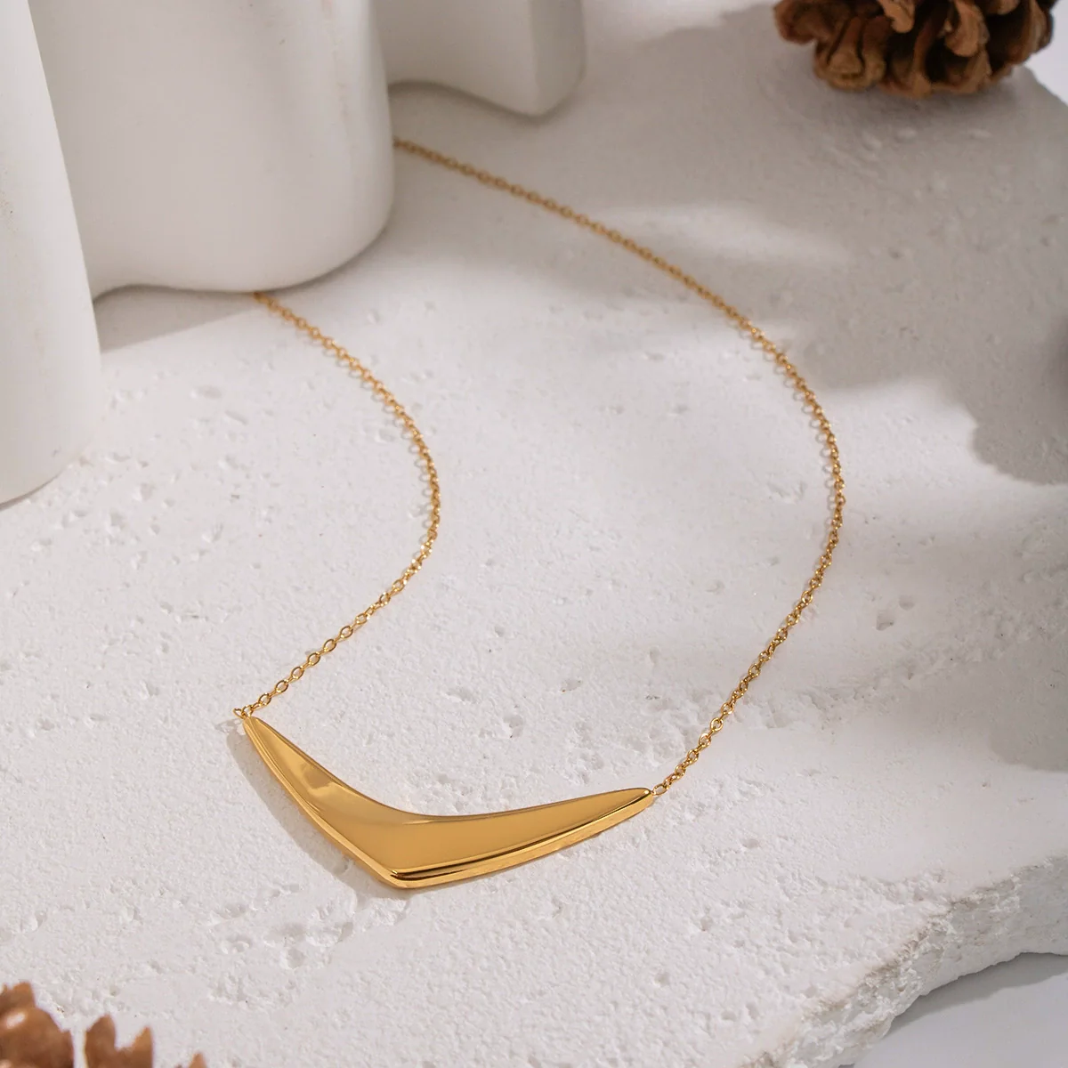Minimalist Geometric Arc Pendant Necklace For Women Stainless Steel 18K Real Gold Plated With Pvd Furnace Vacuum Plating - Image 4