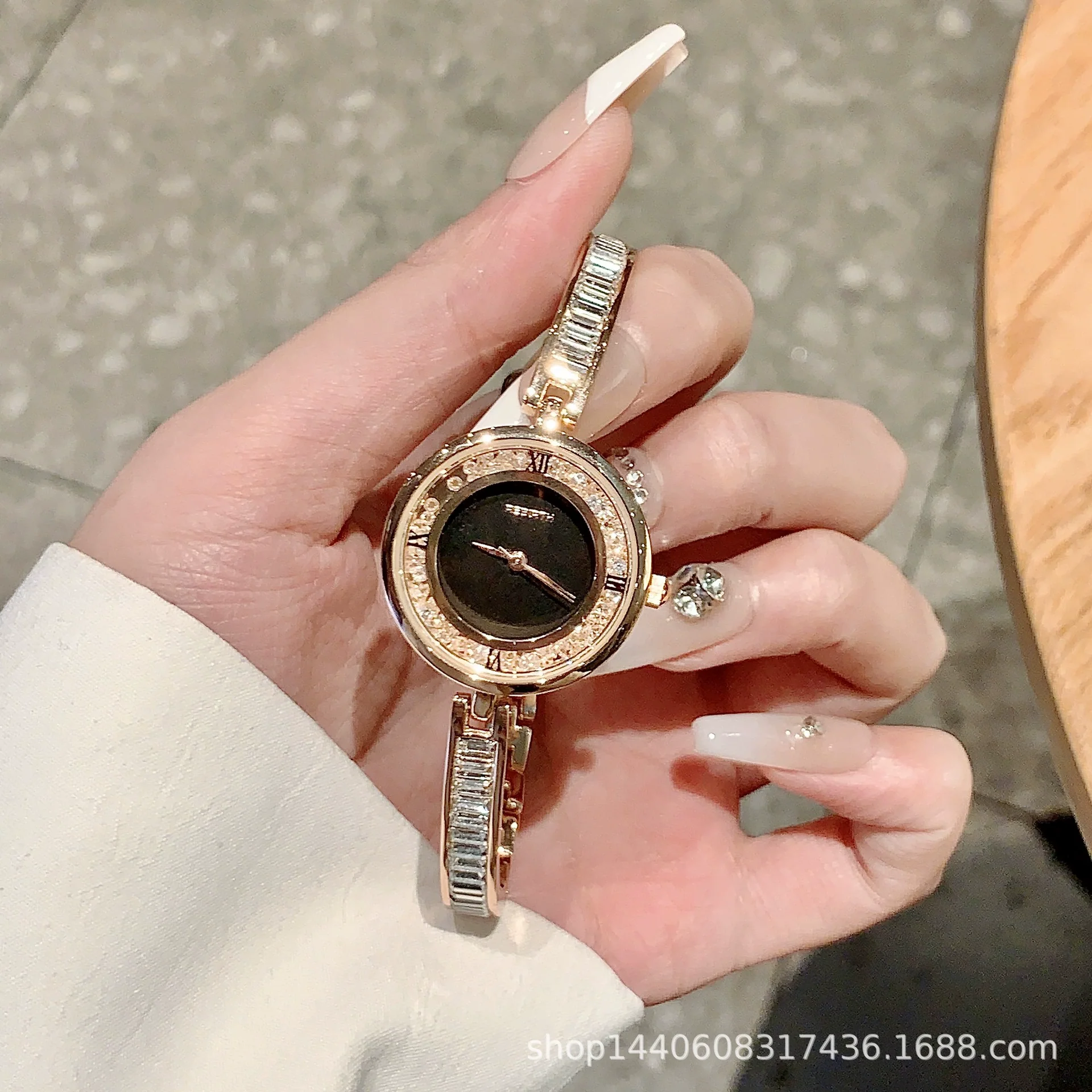 Mobile Rhinestone Fashion Simple Women's Bracelet Watch Alloy Ordinary Glass Mirror - Image 2