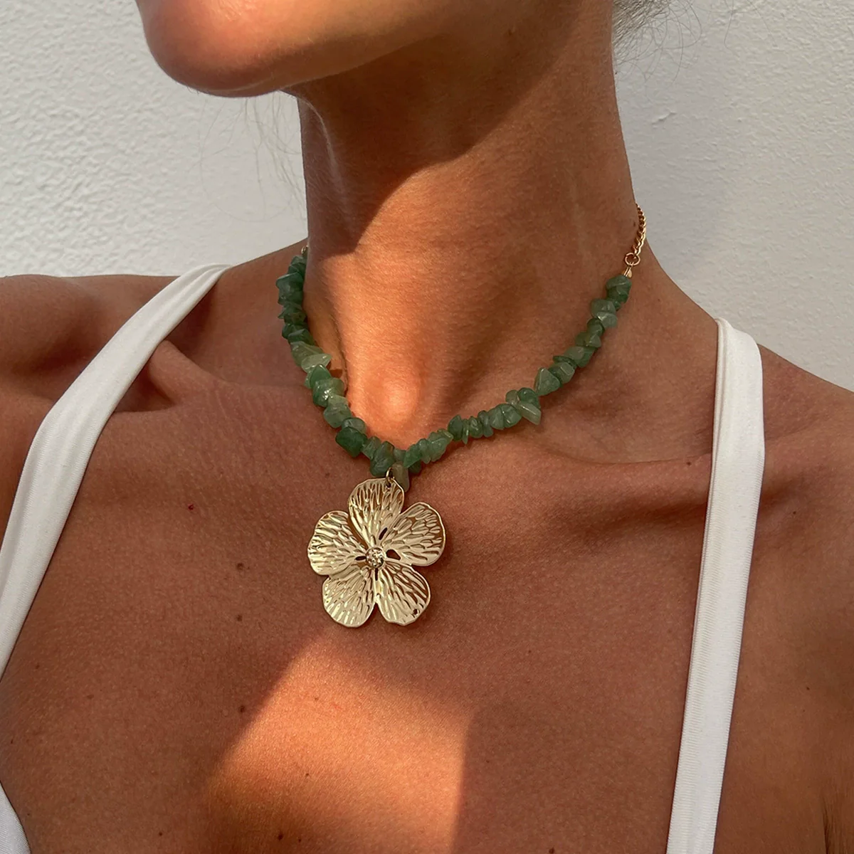 Necklace Gravel Iron Geometric Rhombus Electroplated Retro Flower Clavicle Women's - Image 2