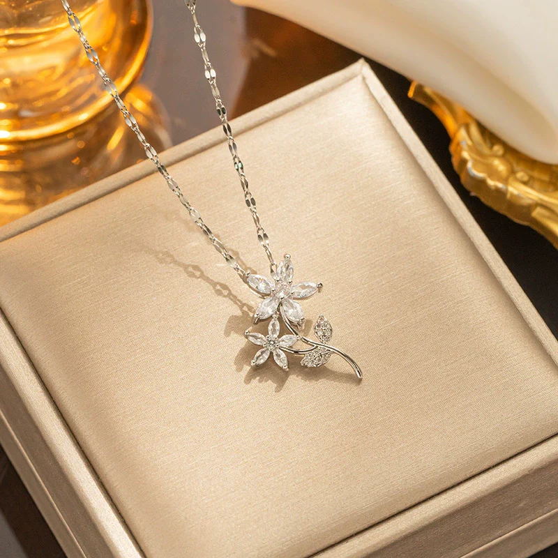 Necklace Titanium Steel Retro Flower Inlaid Zircon Electroplating Water Wave Chain For Women - Image 9