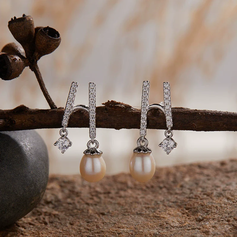 Pearl And S925 Sterling Silver Earrings Light Luxury Geometric Style With Gems - Image 4