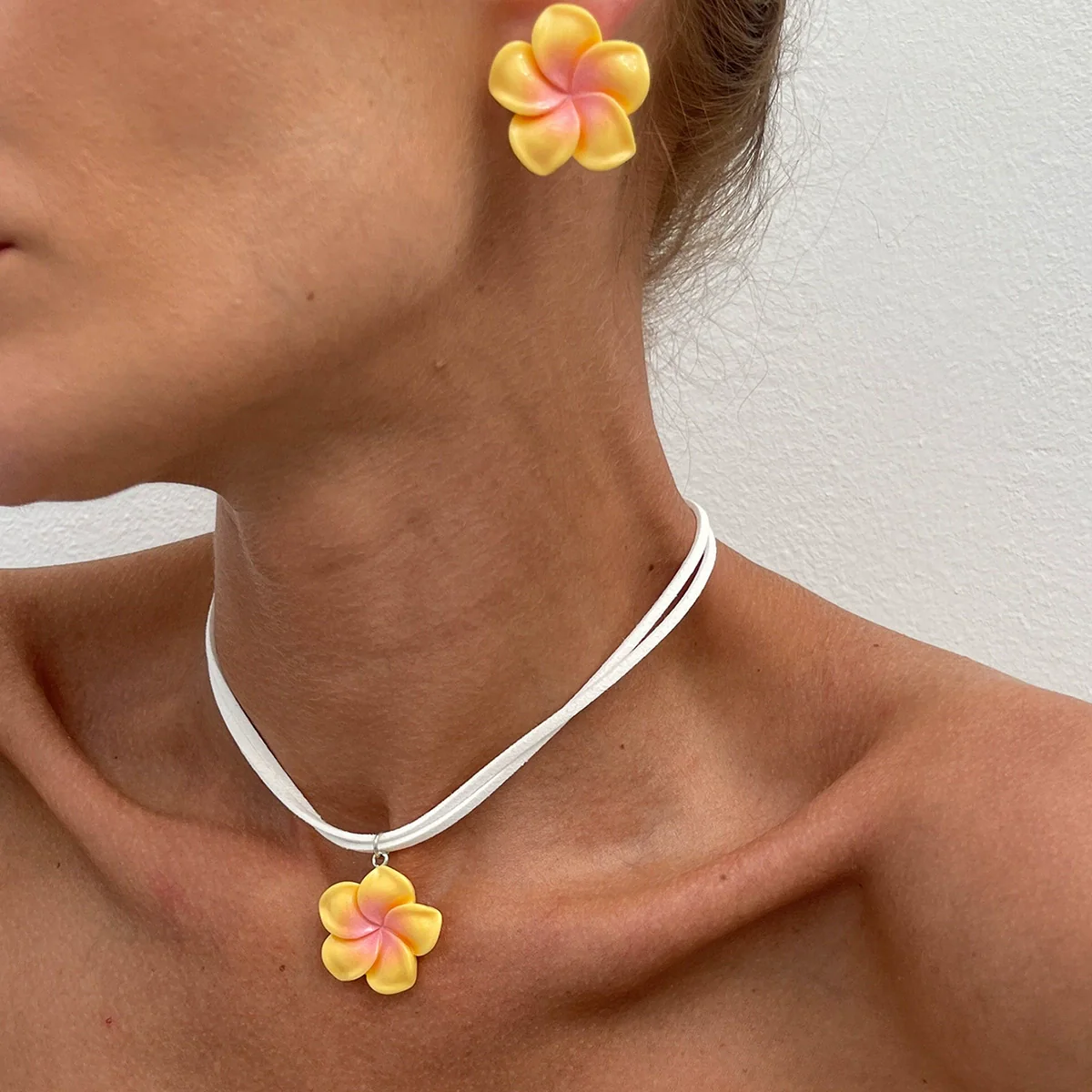 Pendant Necklace Flower Flannel Dripping Oil Clavicle Chain - Image 7