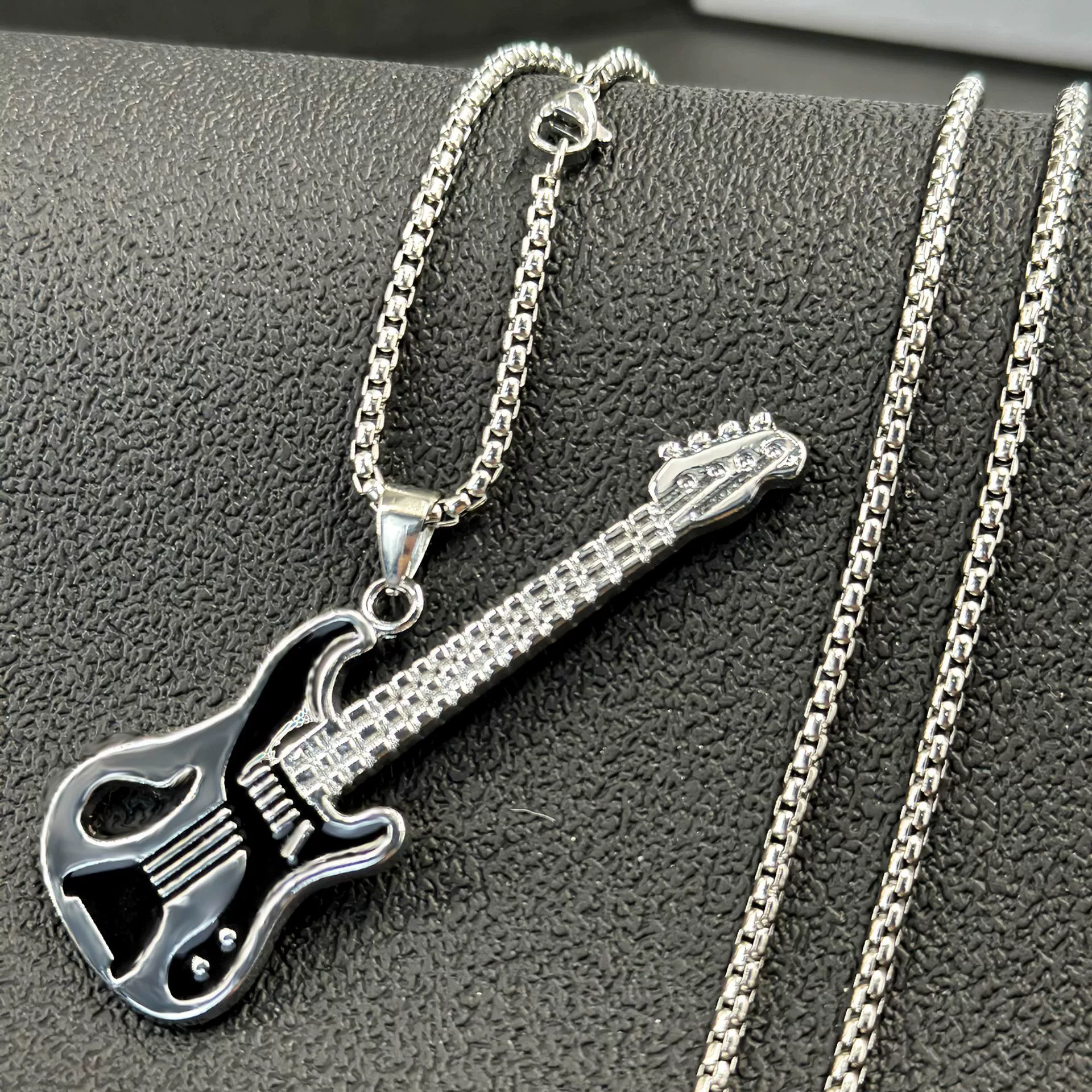 Punk Style Alloy Pendant Necklace With Geometric Pattern And Pearl Chain Electroplated - Image 5