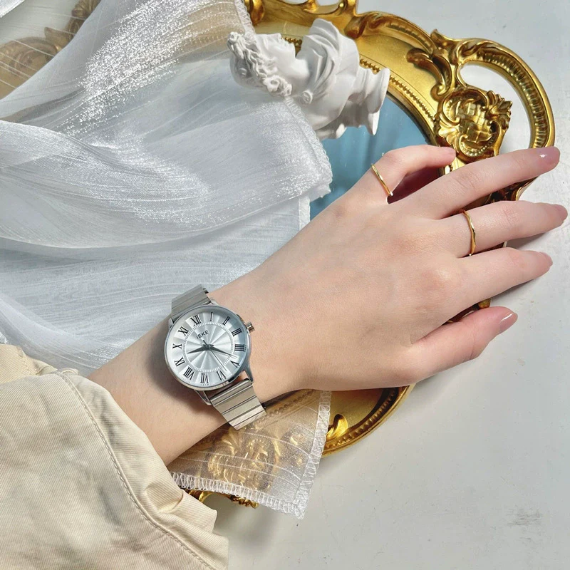 Quartz Watch Retro Style Round Dial Roman Numerals Alloy Case Bamboo Steel Band Women's - Image 3