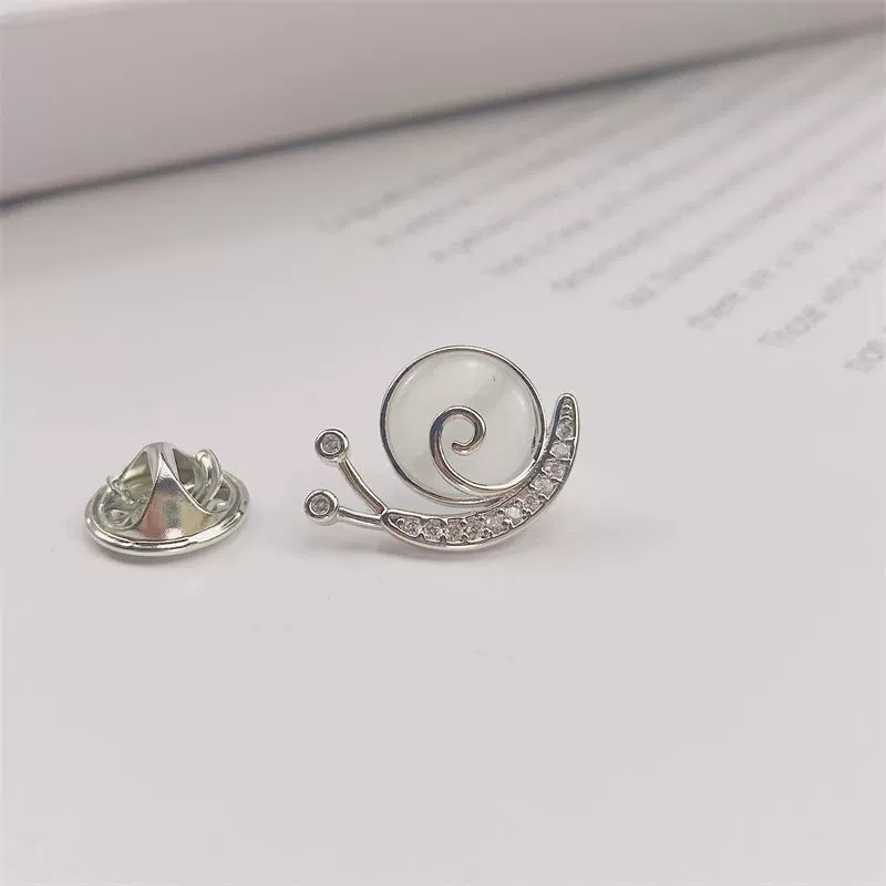 Retro Blue Crystal Alloy Antirunning Light Buckle Brooch With Flower Pattern Electroplated For Women - Image 19