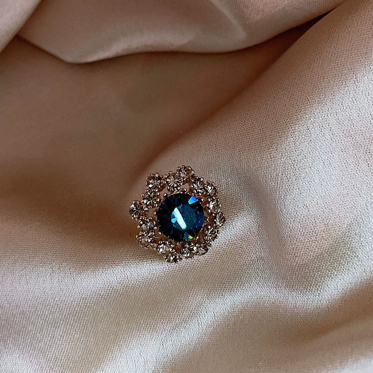 Retro Blue Crystal Alloy Antirunning Light Buckle Brooch With Flower Pattern Electroplated For Women - Image 6