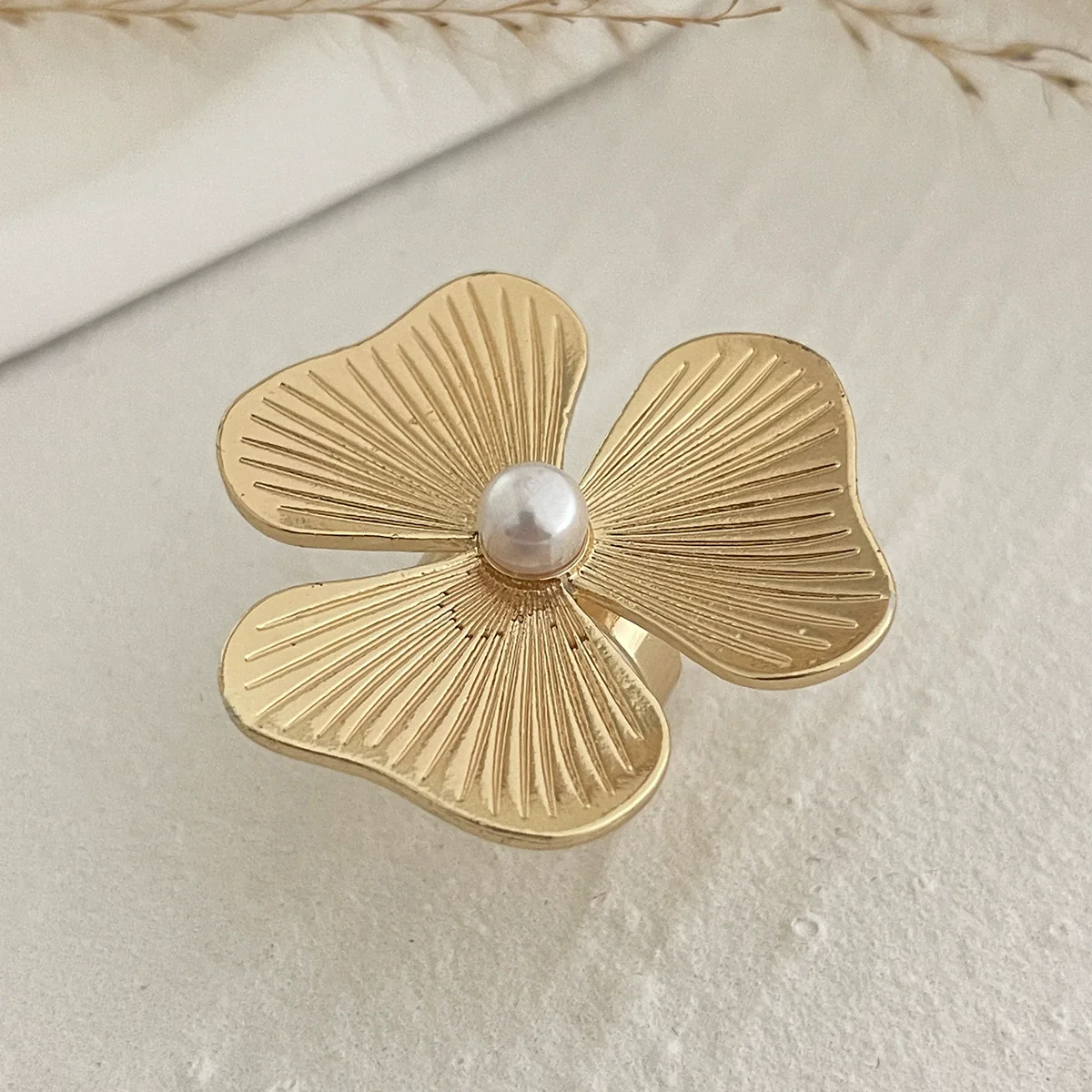 Retro Distressed Metal Round Ring With Geometric And Flower Pattern Electroplated - Image 6