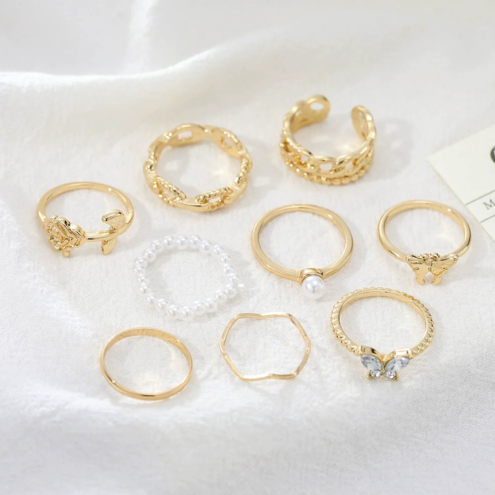 Retro European Style Alloy Ring With Gold Diamond Butterfly Pearl Hollow Geometric Design And Electroplating Treatment - Image 2