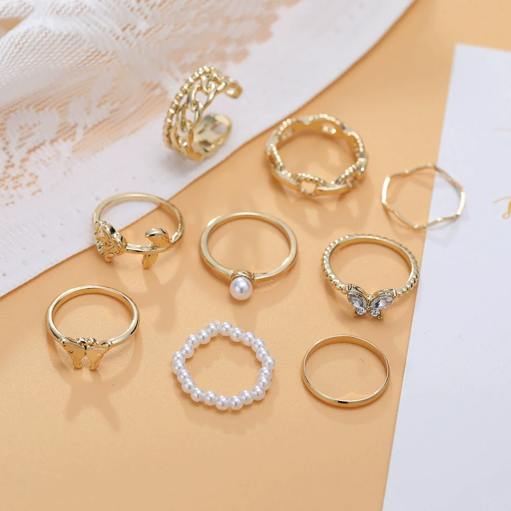 Retro European Style Alloy Ring With Gold Diamond Butterfly Pearl Hollow Geometric Design And Electroplating Treatment - Image 3