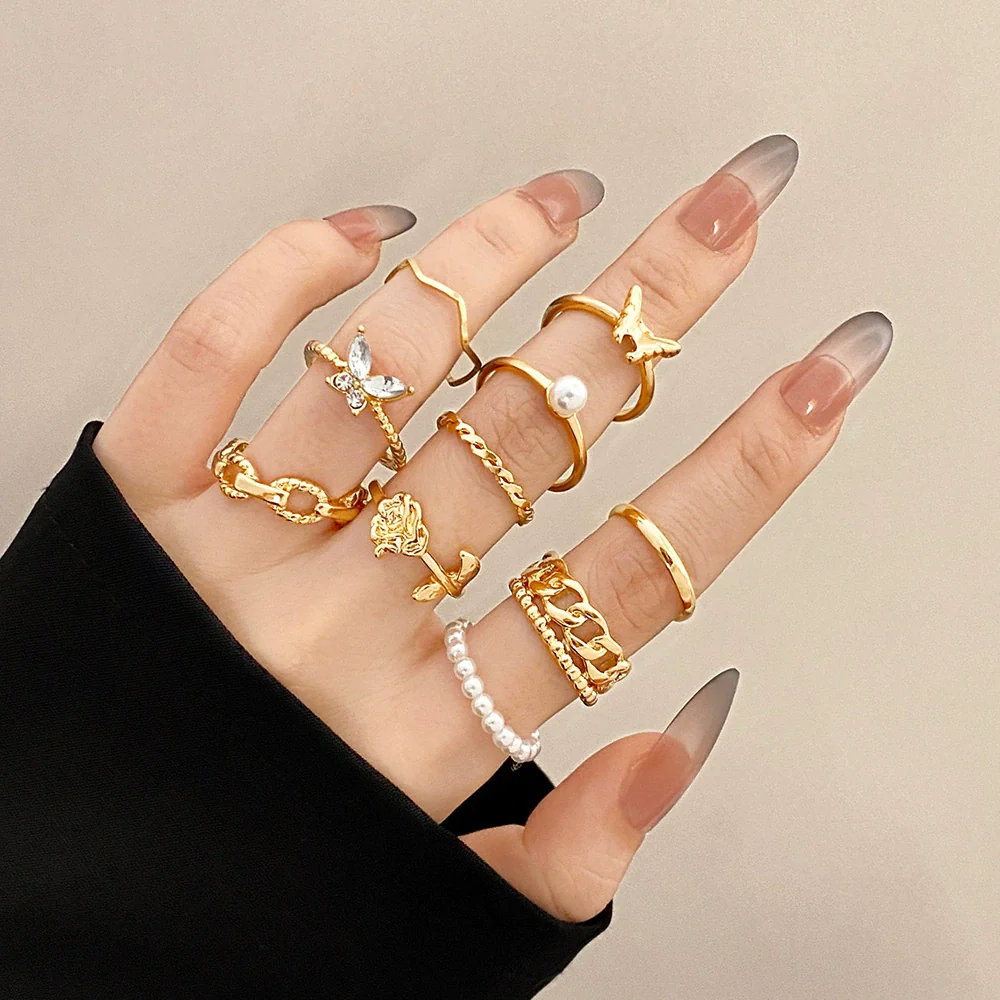 Retro European Style Alloy Ring With Gold Diamond Butterfly Pearl Hollow Geometric Design And Electroplating Treatment - Image 6
