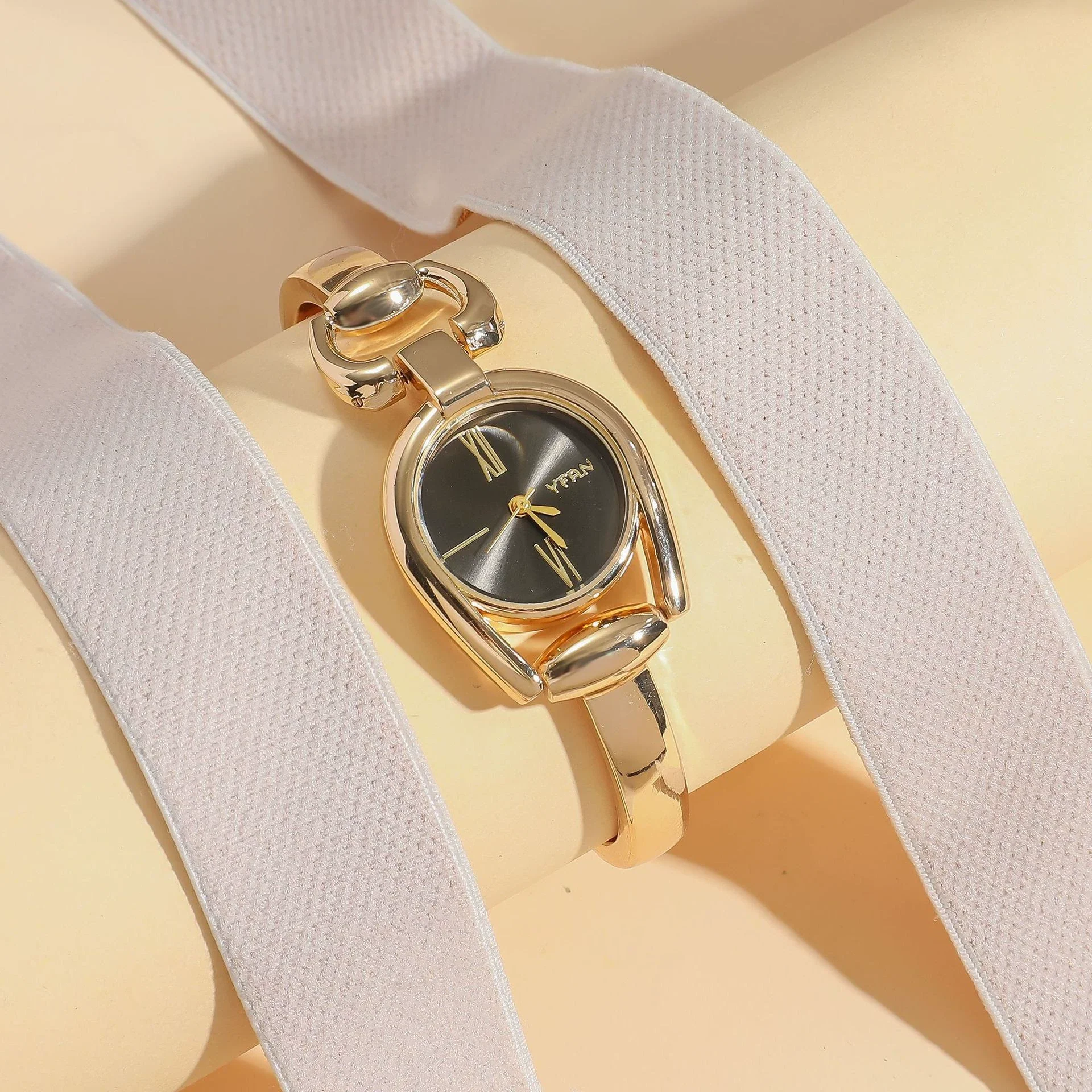 Retro Jewelry Alloy And Foot Gold Square Shaped Bracelet For Women - Image 15