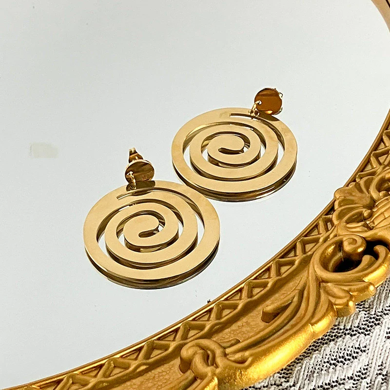 Retro Stainless Steel Geometric Spiral Pattern Earrings With Electroplating - Image 2